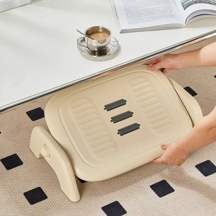 Adjustable footrest 3